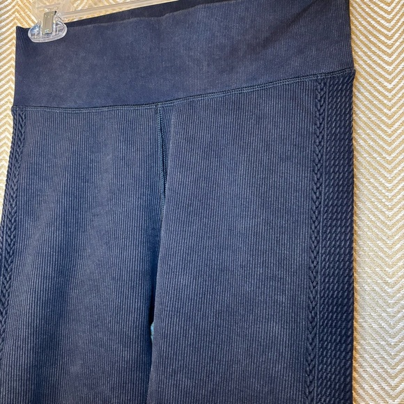 Offline by Aerie Seamless Cable High Waisted Leggings Ladies Medium Black Gray - Picture 4 of 8